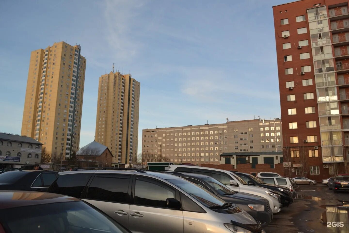 Жк легион челябинск. Свечки в астрахани жк. Жилой комплекс свечка барнаул. Жк свечка. Дом свечка в мск.