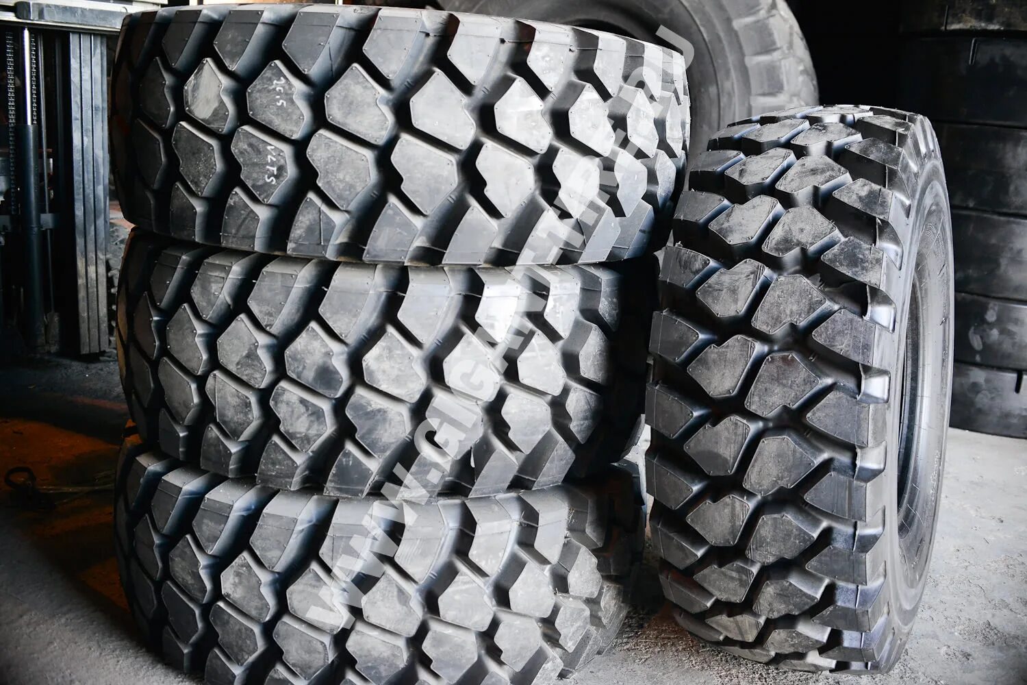00r20. 5 сельхоз шина. Резина грузовые r20. 16 00 r20 michelin. Резина грузовые r20.