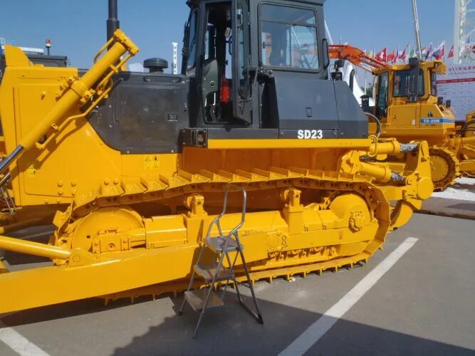 23 сд. Shantui 23 бульдозер. Шантуй 22 бульдозер. Бульдозера shantui sd23 технические. Шантуй сд 23.