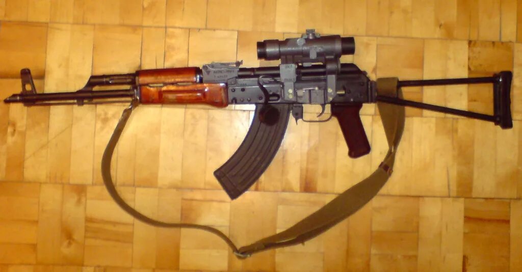 Автомат 7я годовщина. АКМС-МФ 7.62х39. Коллиматор на АКМС 7.62. Автомат АКМ 7.62х39. Автомат АКМС 7.62 С оптическим прицелом.