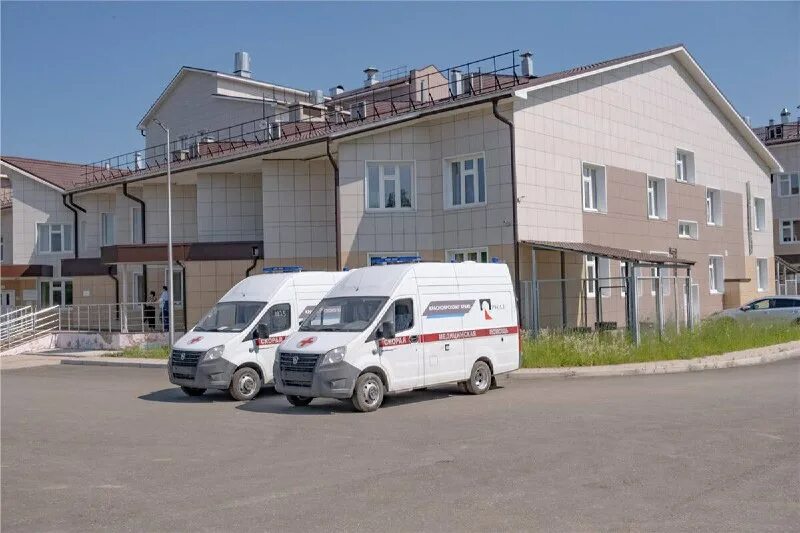 Богучанская районная больница, больница для взрослых, ул. Ленина, 226, село Богу