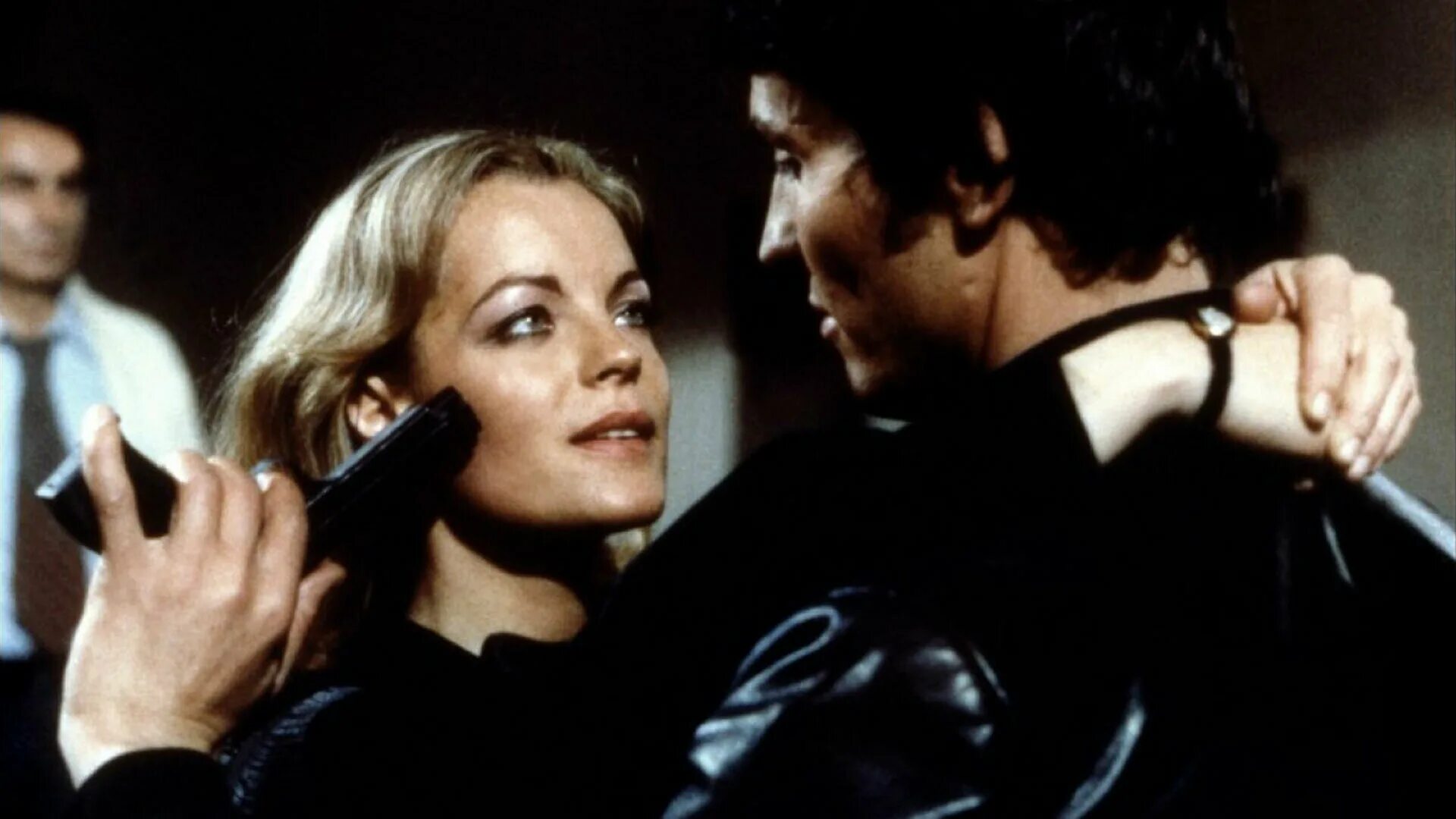Невинные с грязными. Невинные с грязными руками 1975 постер. невинные с грязными руками роми.