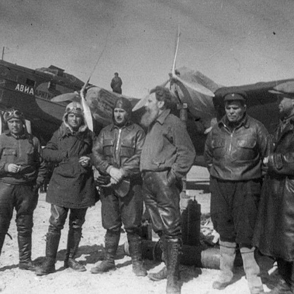 Участником полярных экспедиций в 1930 е гг