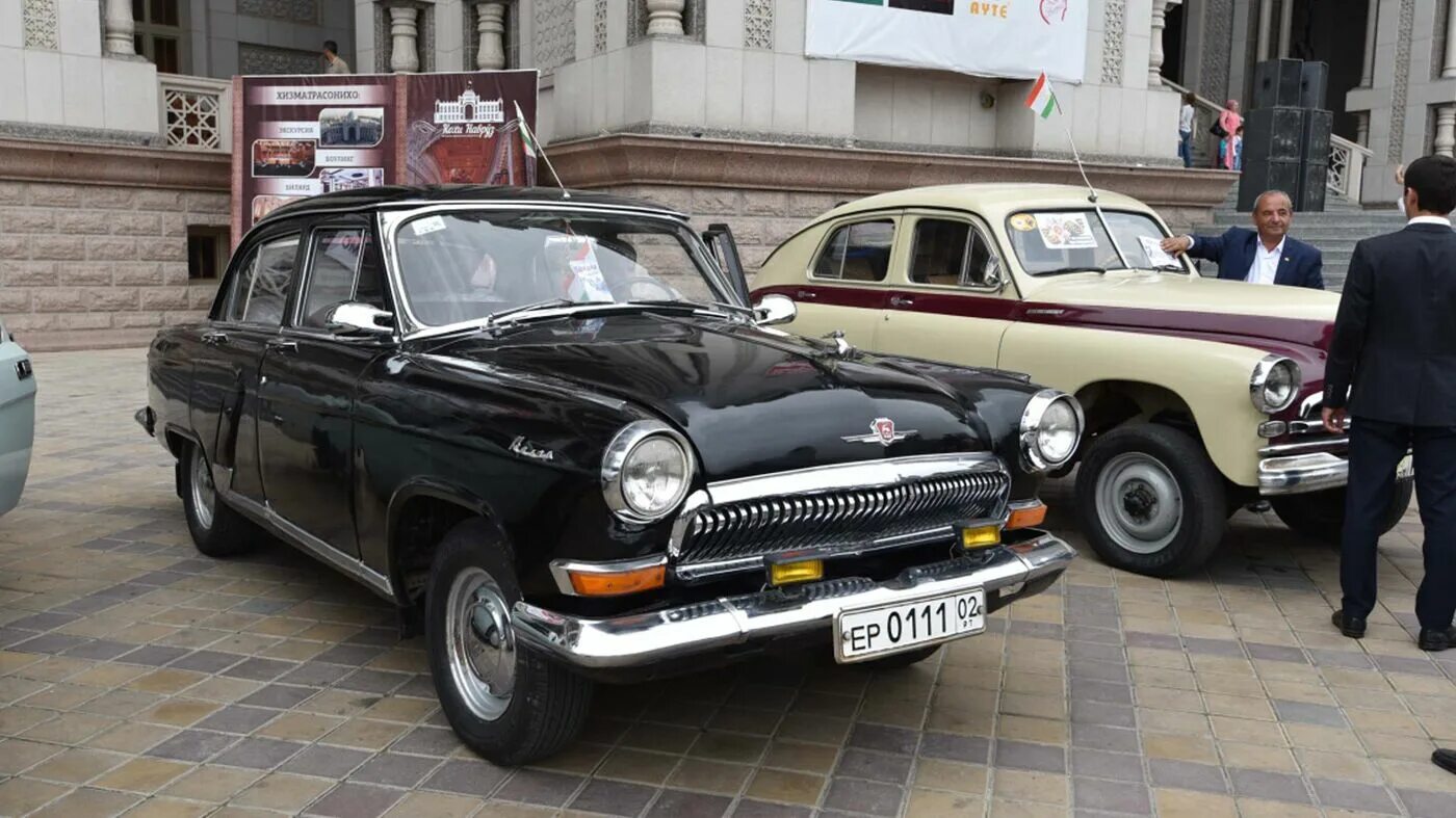 Рынок города худжанд авторынок. Авторынок душанбе. Тонировка автомобилей в таджикистане. Номер авто таджикистан. Дорогие машины в таджикистане.