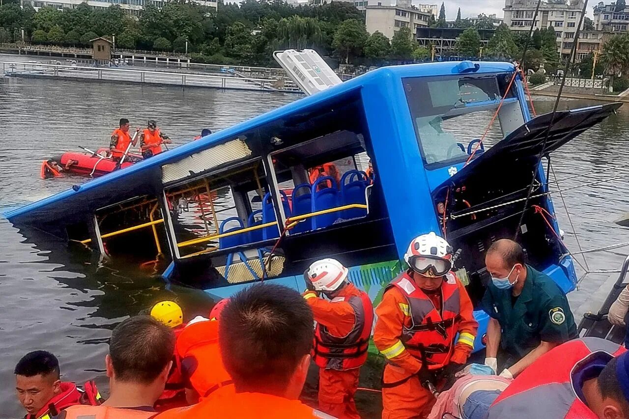 Водители в Китае. Китай, 3 августа 2014 года: 600 погибших. Авария в китае 11 ноября 2020