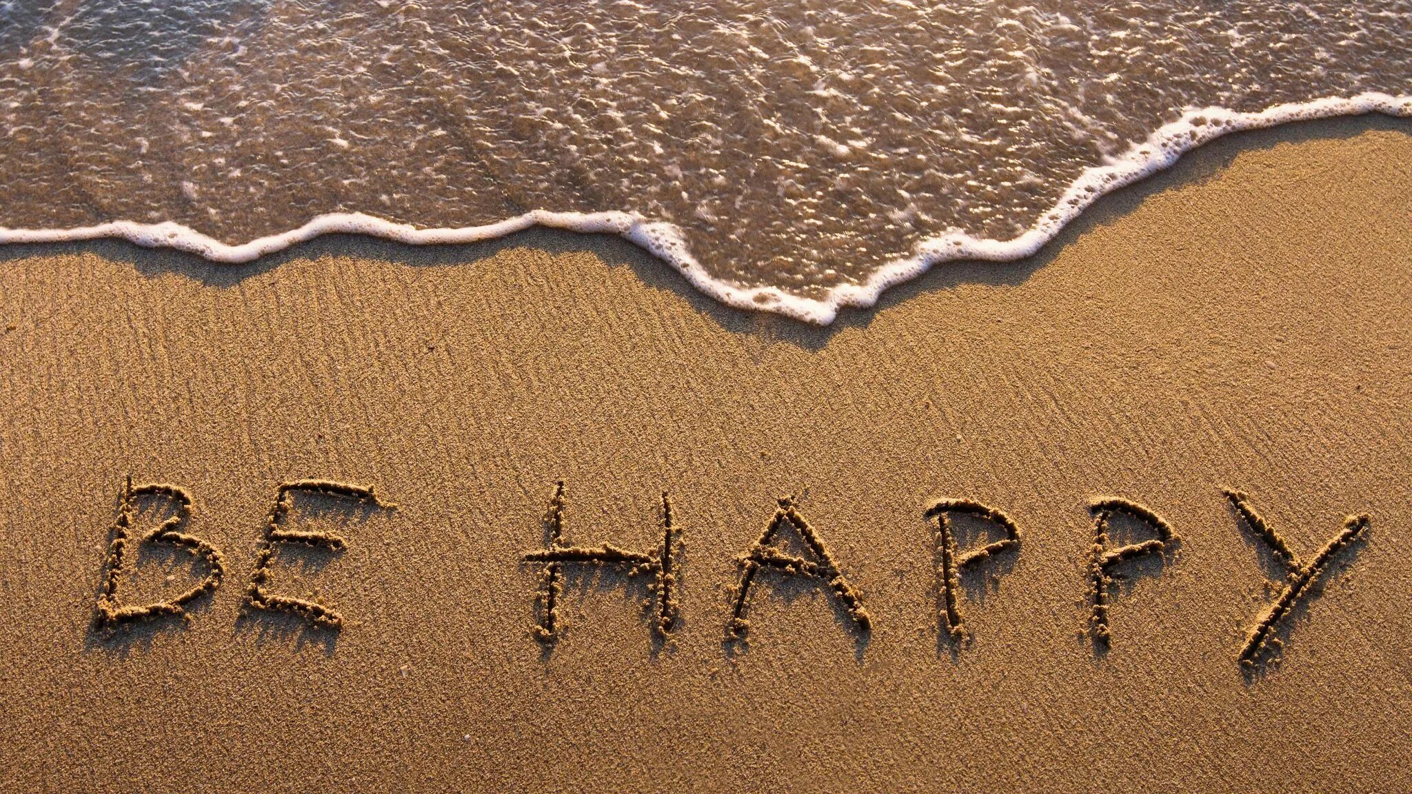 Learning to be happy. Be Happy надпись на песке. Sand Art надпись. Русские буквы на песке. Цифры на песке.