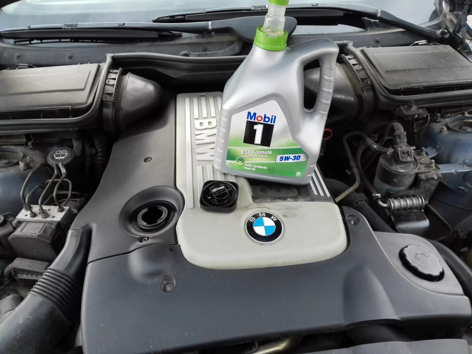 Масло бмв 320i. Мотор м57. бмв е39 м57 3.0 дизель. масло бмв м5. bmw 320i 2001 2,2 масло в двигателе.