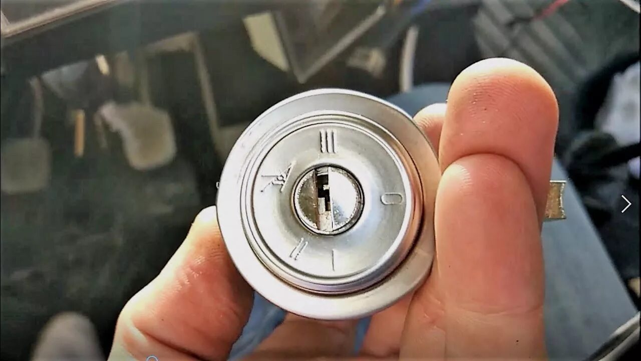 Как снять замок зажигания на Ниве - 2 ответа