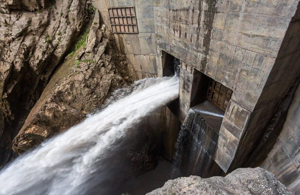 Гуниб гэс дагестан. Гунибская гэс и водохранилище. Гунибскую гэс. Плотина гергебильской гэс. Гергебильская гэс дагестан.