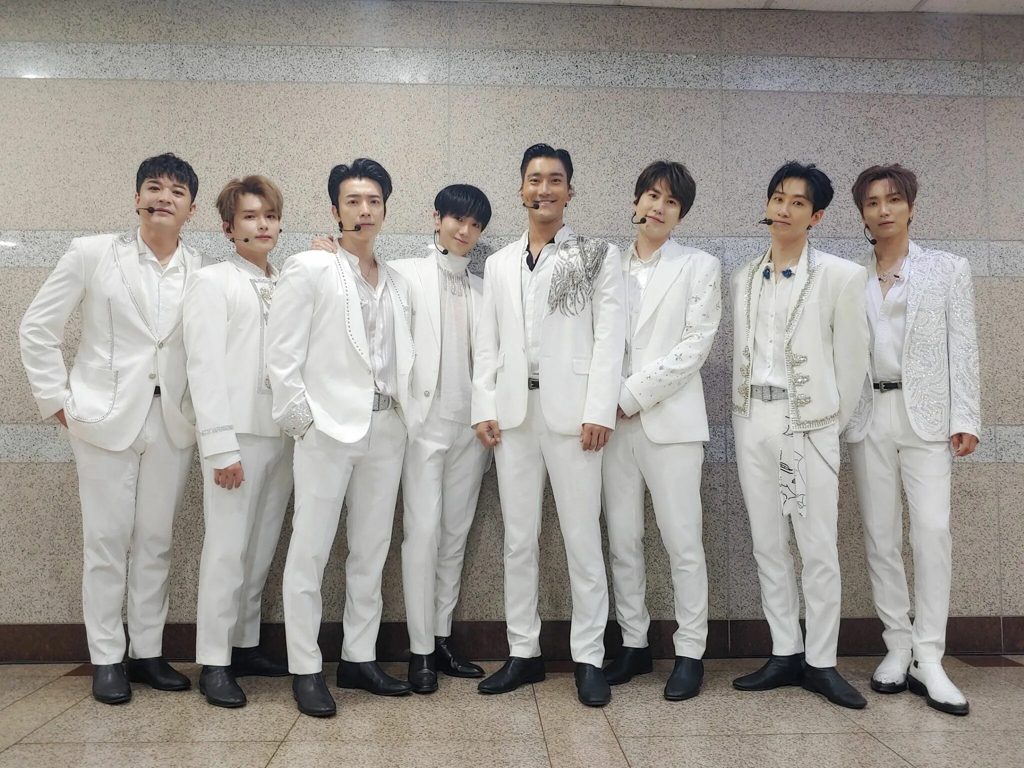 Супер джуниор участники. Super junior 2010. Super junior корейская группа. Super junior 2009. Super junior 2019.