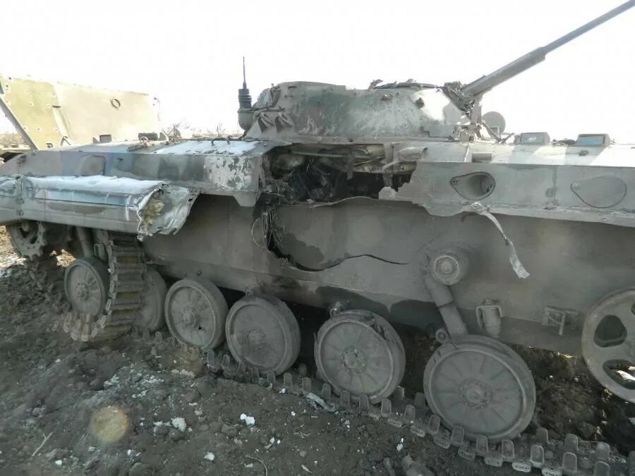 Где подбитая техника. БМП-2 С динамической защитой. БМП-3 С динамической защитой.