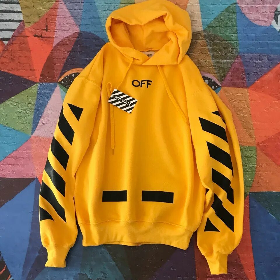 Желтая кофта с капюшоном. Худи yellow adventure spirit. Желто черные худи. Толстовка черно желтая. Желтая толстовка с капюшоном.
