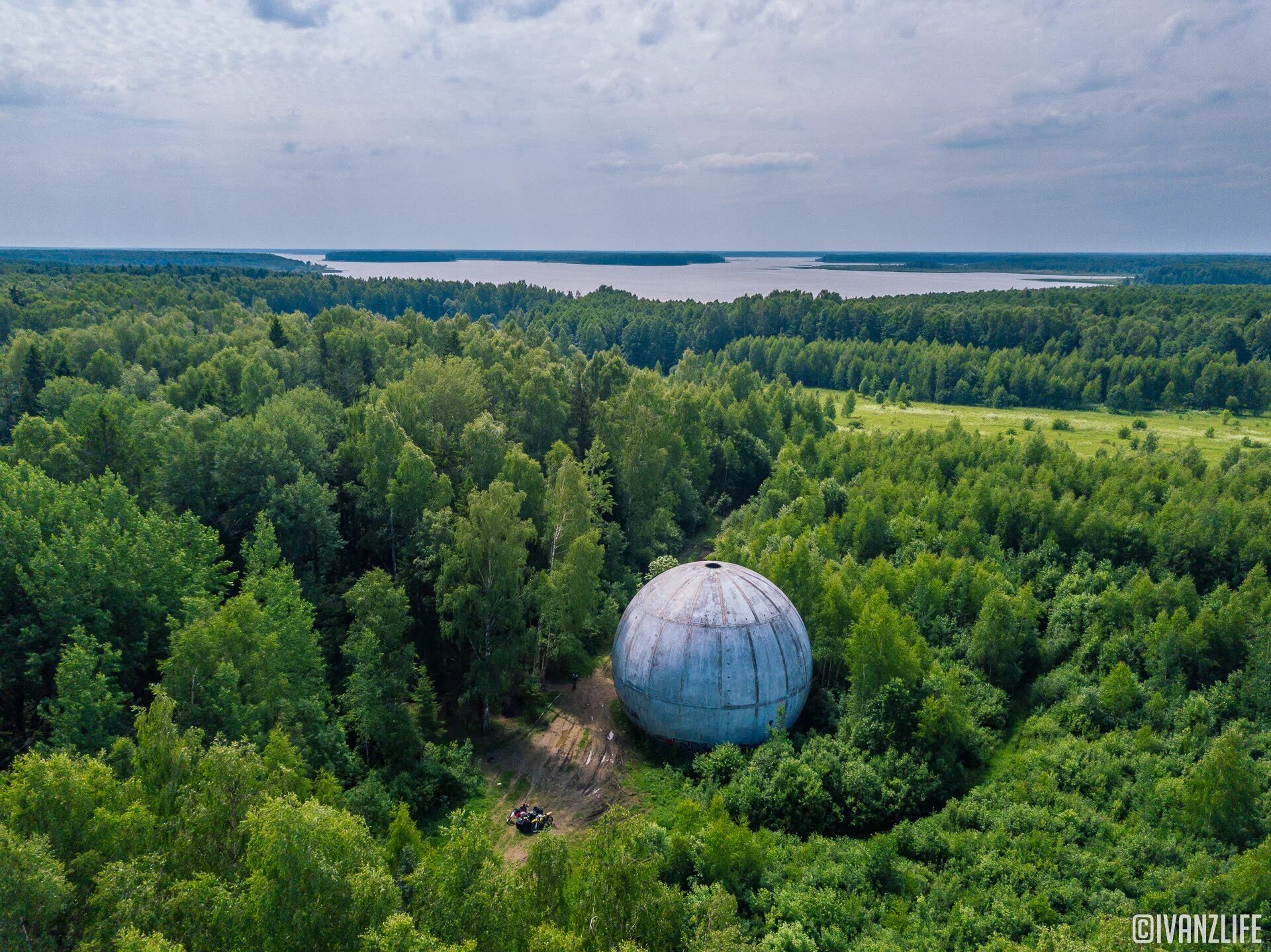 Шаров дубна. Шар купол Дубна. Мистический шар Дубна. Дубна сфера в лесу. Мистический шар Игнатово.