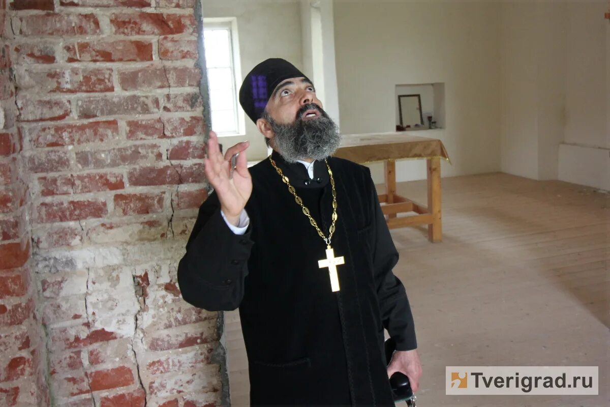 Василий гелеван спас. Евгений попиченко. Ивлеева в сериале монастырь. Священники на тв. Священник николай лузанов спас человека.