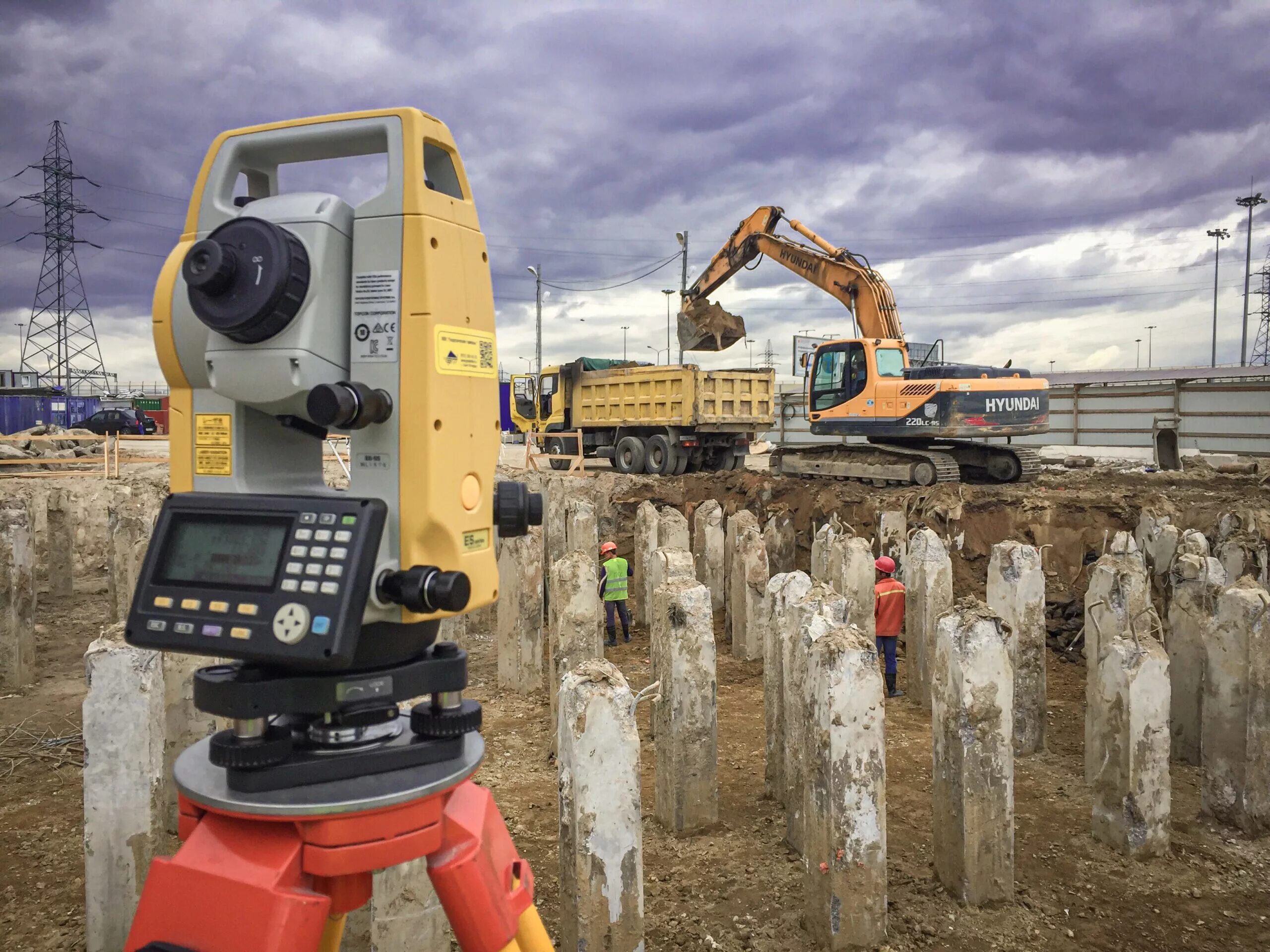 съемки электронным тахеометром. тахеометр es 105l. роботизированный тахеометр topcon gt-505. геодезия. тахеометрическая съемка геодезия станции.