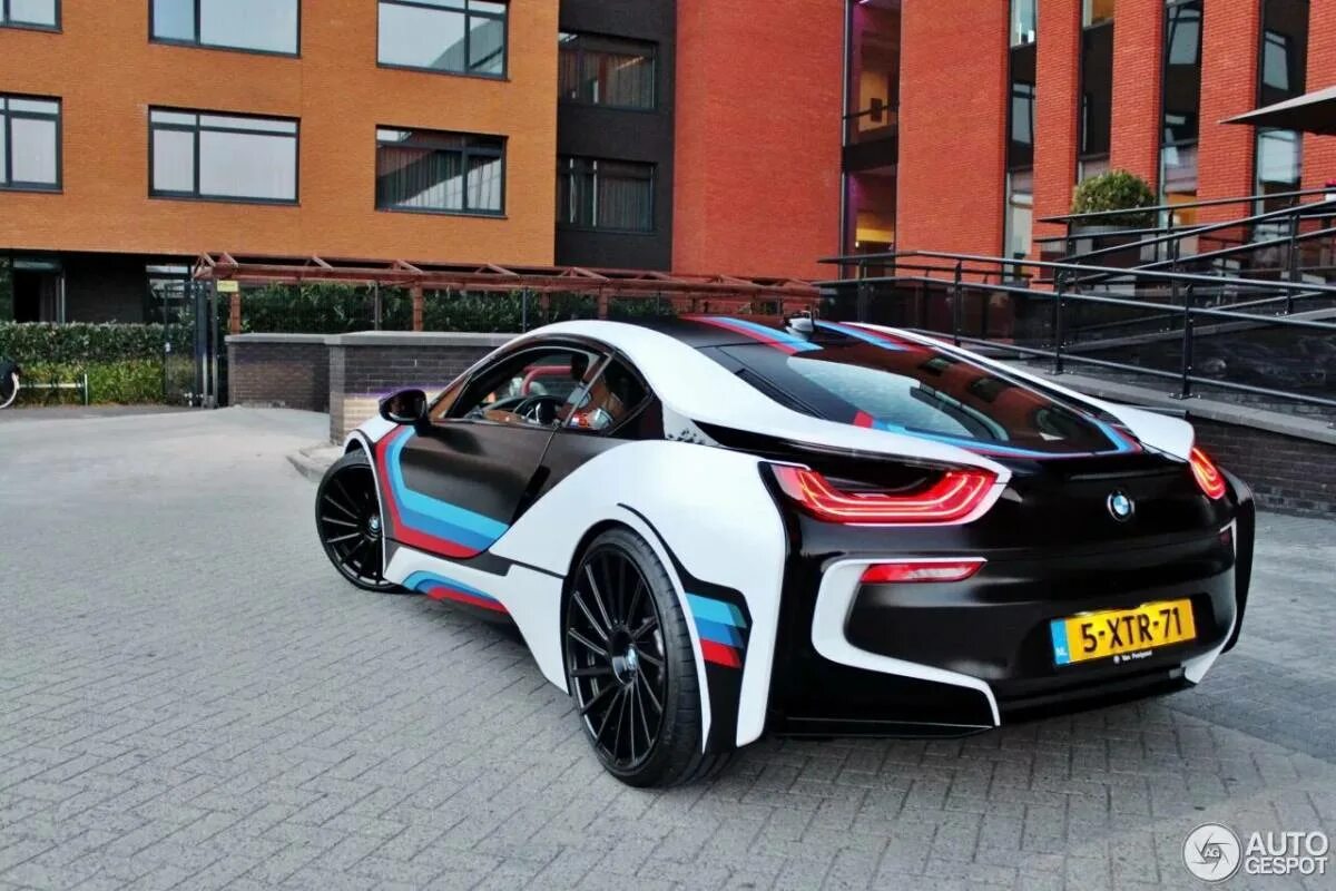 Б в ай 8. BMW i8 турбо. BMW ай 8. BMW i8 2018. BMW i8 2021.