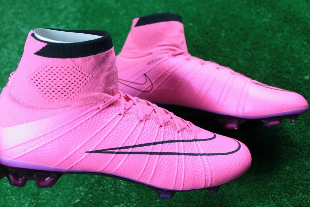 Розовые бутсы найк. Найк меркуриал суперфлай 4. Nike Mercurial Superfly 4 Packs. Бутсы найк меркуриал Вапор. Nike Mercurial Air Pink Color.