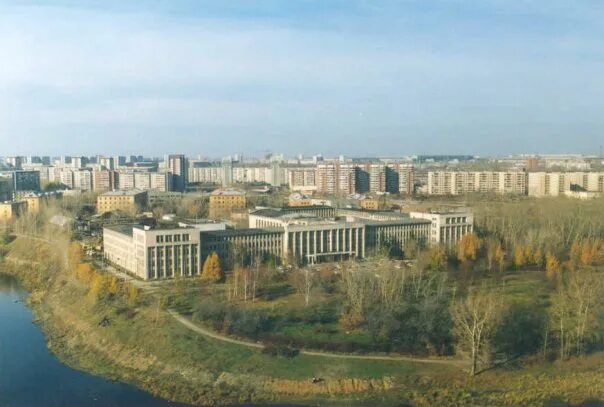 Руководство УрГУПС прокомментировало строительство забора вокруг парка 10 марта 