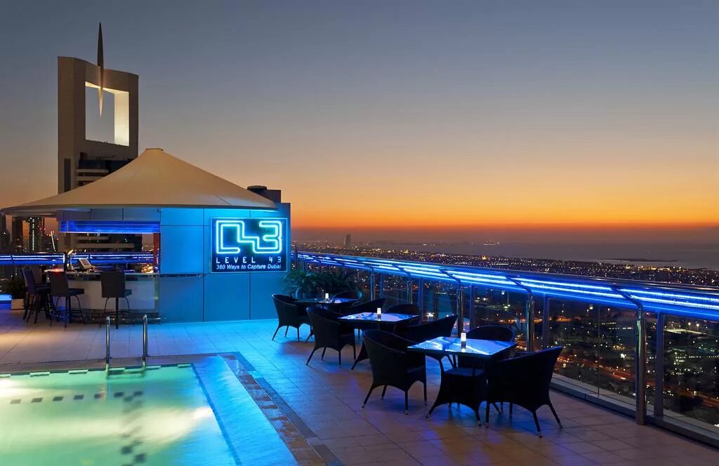 Four points by Sheraton Sheikh Zayed Road. Four points by Sheraton Sheikh Zayed Road Dubai. Four points by Sheraton Sheikh Zayed Road 4*. Бар Level 43 Дубай. Level 43