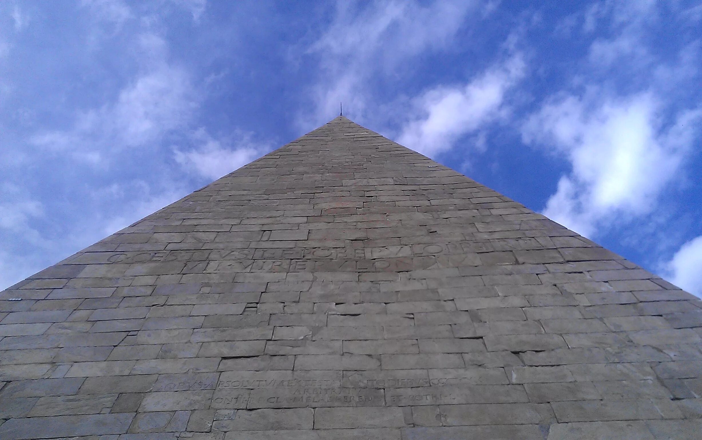 Top detail. Пирамида Хеопса Золотая вершина. Мавзолей - пирамида Цестия. Ватиканская пирамида.