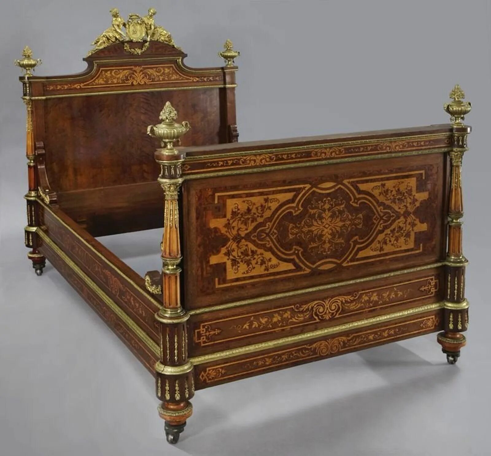 Куплю старые кровати. Антикварная мебель Луи 16 века Буль. Старинная кровать. Антикварная кровать. Антикварная железная кровать.