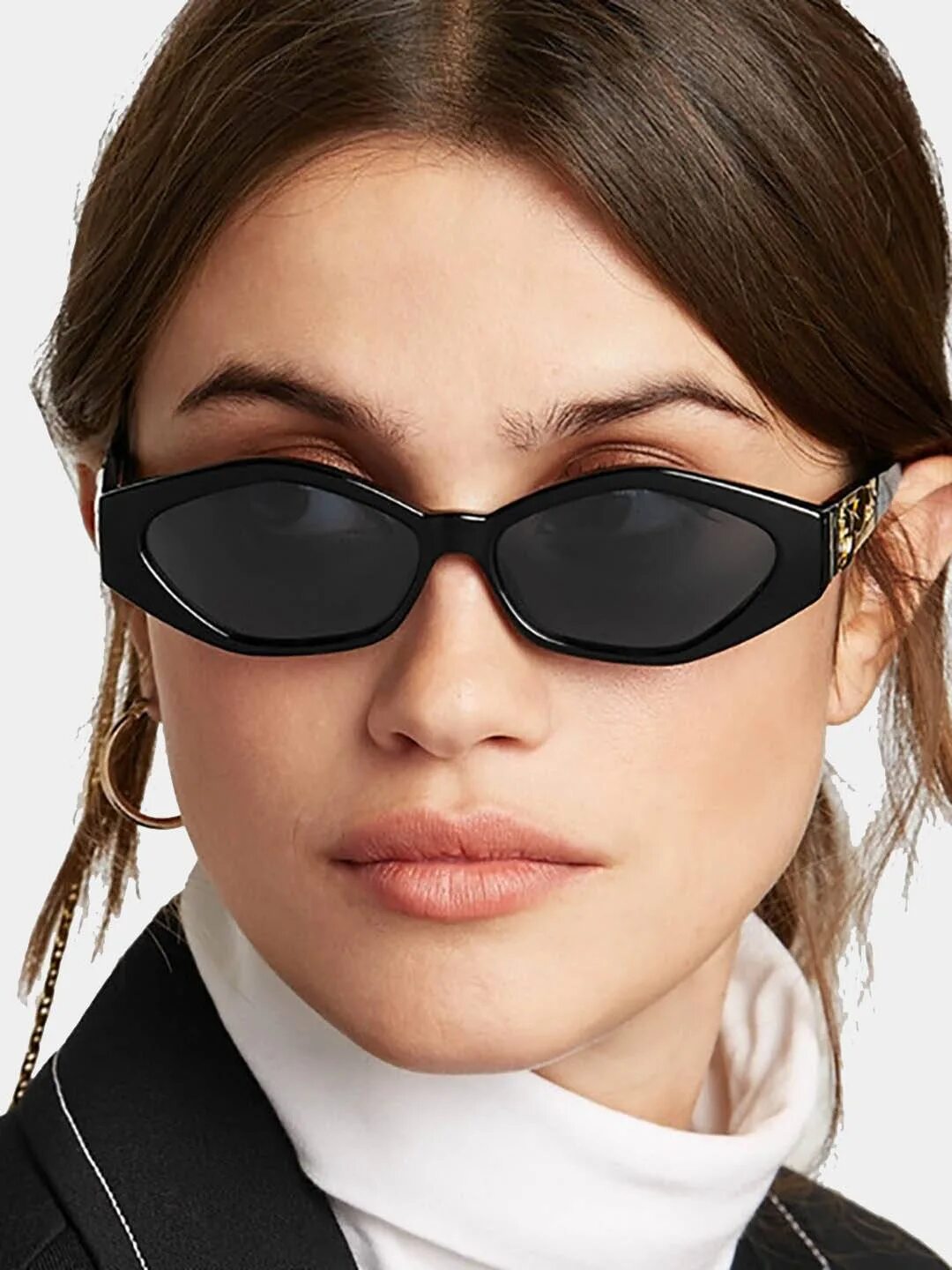 Солнцезащитные очки овальной формы. Uterqüe очки кошачий глаз. Zara солнцезащитные очки 2021. Очки черные женские.