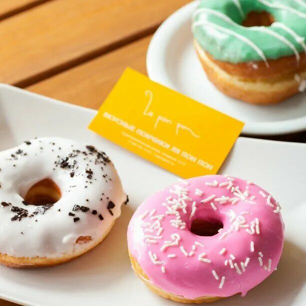 Парк речной вокзал фаст фуд. Пончик. Дизайн кафе пончиков. Пончики на улице. Японские пончики владивосток.