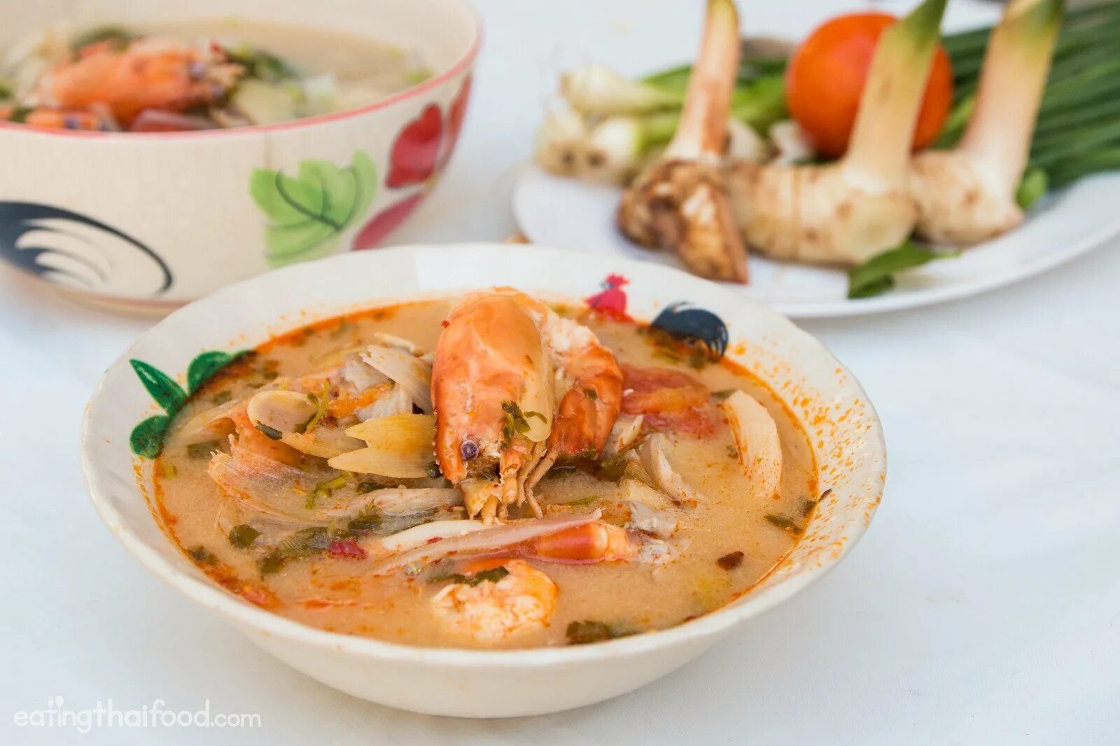 Tom Yum суп. Суп Tom Yum (том ям). Тайский суп том ям с креветками. Thai Tom Tom Yum Goong. Том ям текст