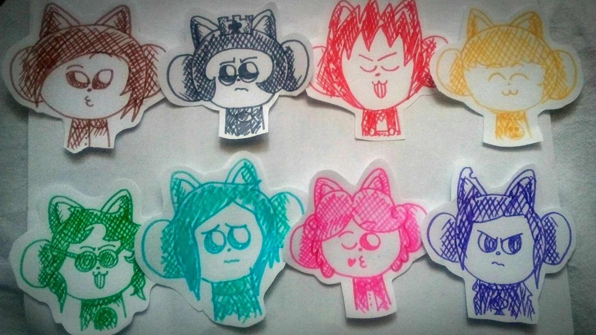 Фигурка 13 карт. Персонажи из бумаги. Бумажные фигуры. Фигурки из 13 карт. Фигурка 13 карт.