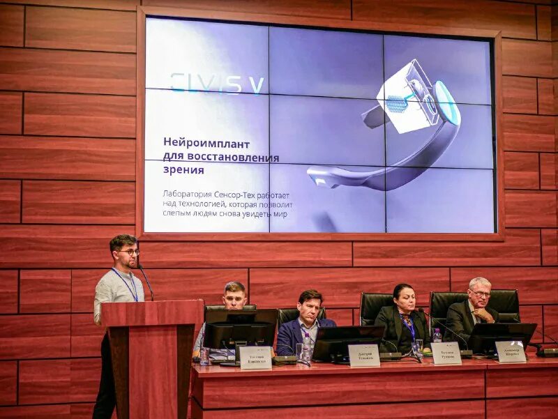 Лаборатория сенсор тех. Сенсор-тех лаборатория. Андрей демчинский бионика. Максим медицинский журналист. Лаборатория «сенсортех».