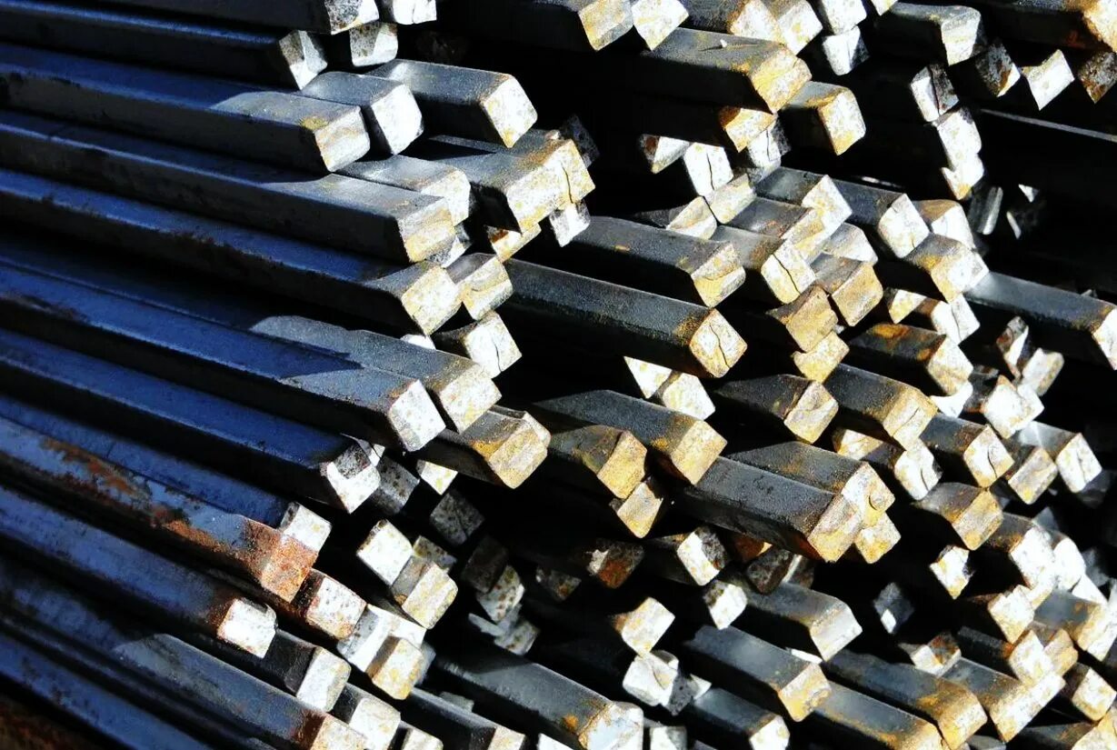 Сталь квадратное сечение. Квадрат стальной 14х14. Квадрат стальной 8мм, 6 метров. Квадрат нержавеющий aisi 304 25х25. Алюминиевый квадрат.