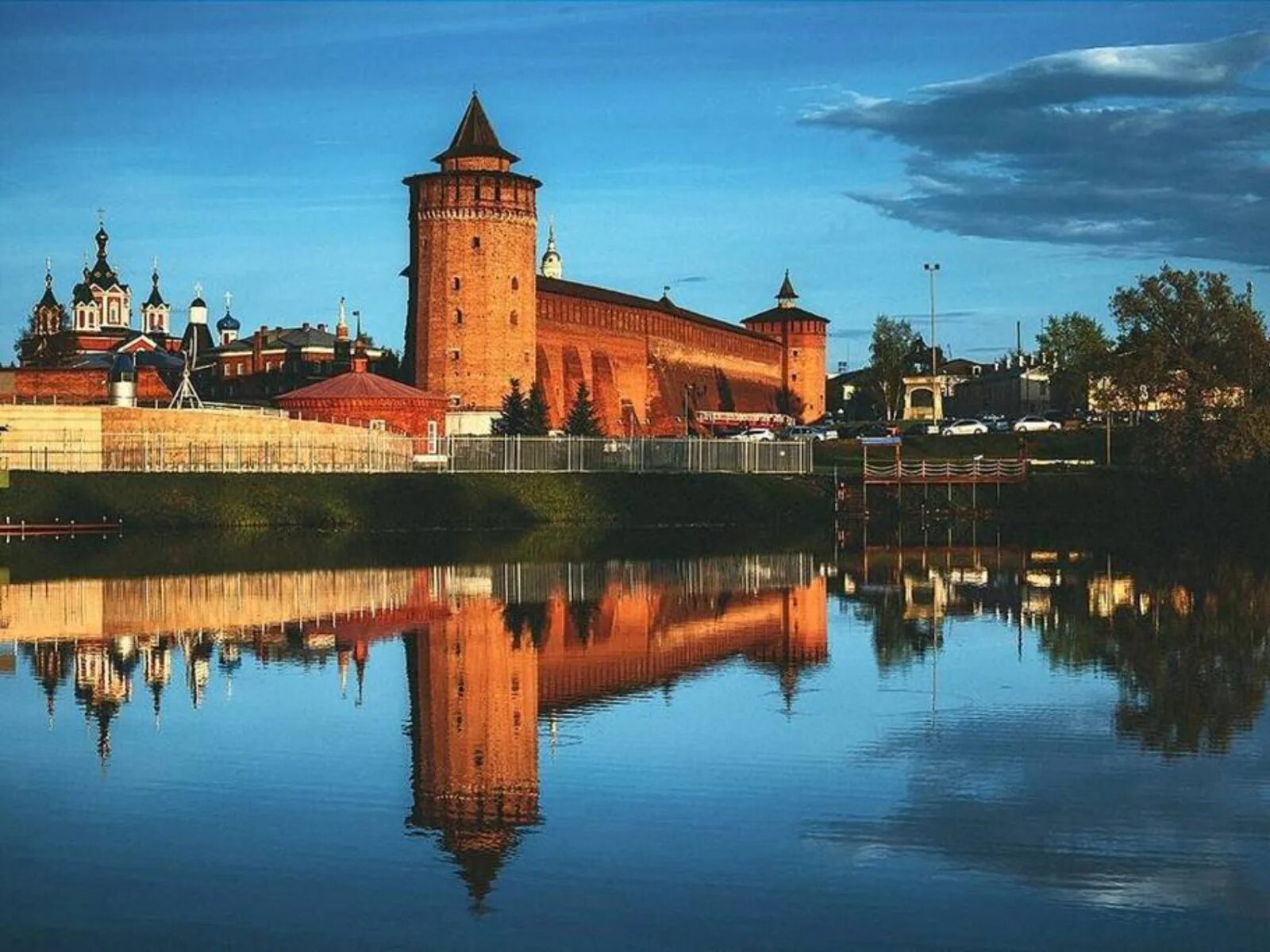 Коломна фото. Коломенский Кремль. Коломенский Кремль город Коломна. Каменный Коломенский Кремль. Коломенский Кремль достопримечательности Коломны.