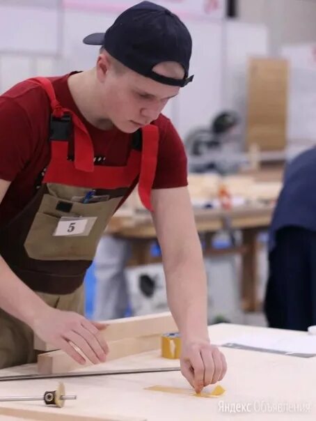 Кладовщик на складе. Помощник руководителя вакансия. Складской работник. Форма мебельщика. Помощник без опыта работы.