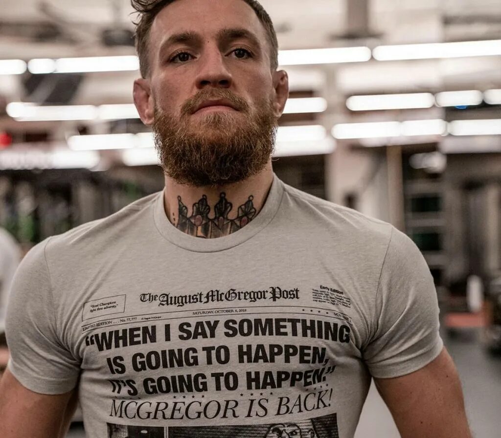 Mcgregor одежда. August mcgregor. august mcgregor одежда. august mcgregor logo. макгрегор в розовой футболке.
