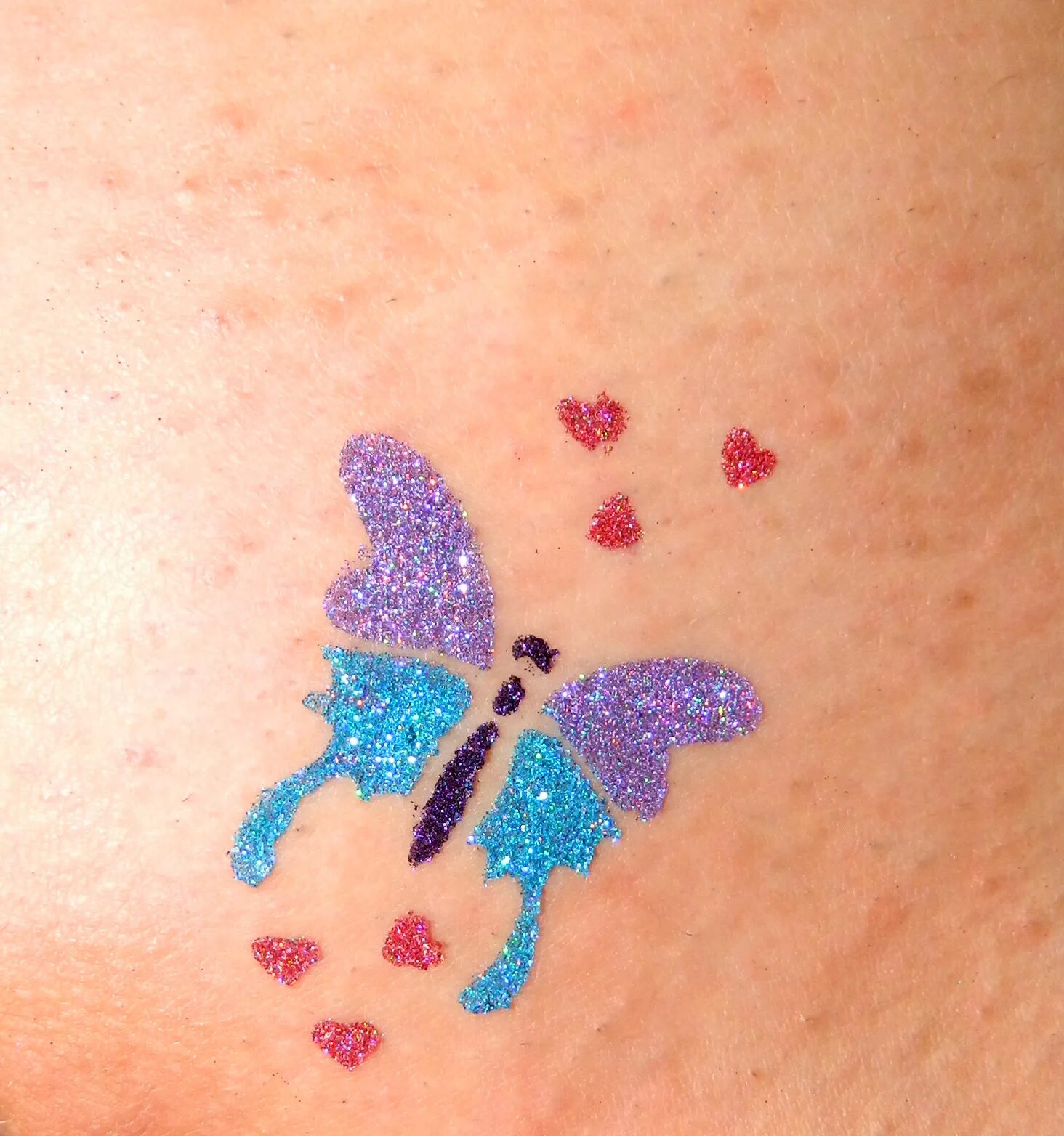 Бикини дизайн в екатеринбурге. Блеск тату интимной зоны. Блеск тату на бикини. Глиттер тату бикини. Глиттер тату.