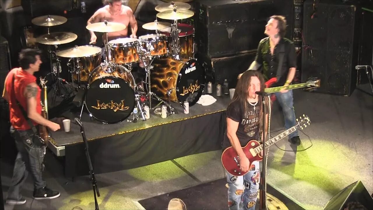 Cocking live. Jackyl Band. Jackyl 2017. Группа Jackyl foto. Jackyl - Live at the Full Throttle Saloon (2004) CD Cover.