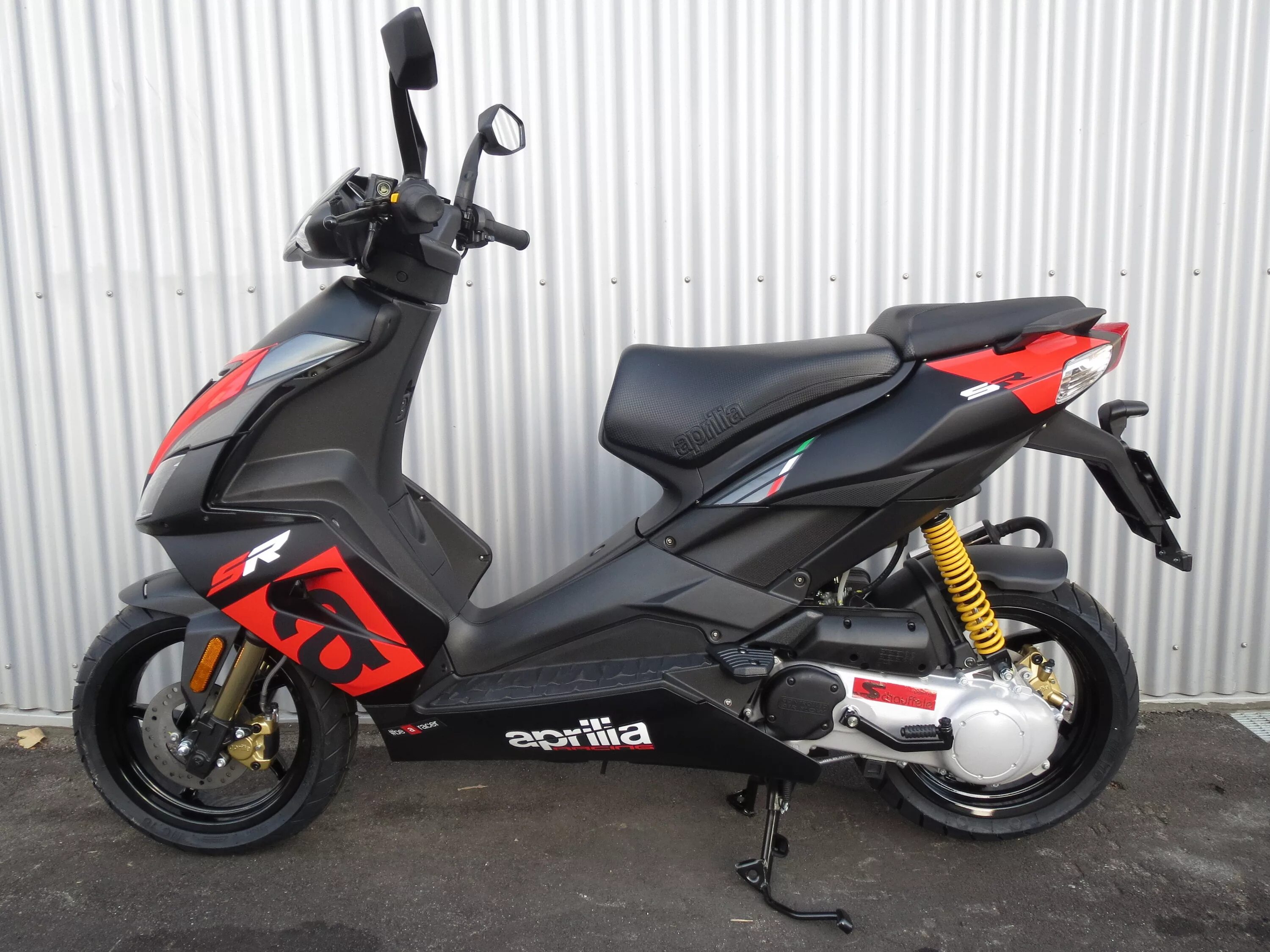 Скутер априлия. Априлия ср 50. Aprilia SR 50. Aprilia sr50r. Априлия ср 50 2.