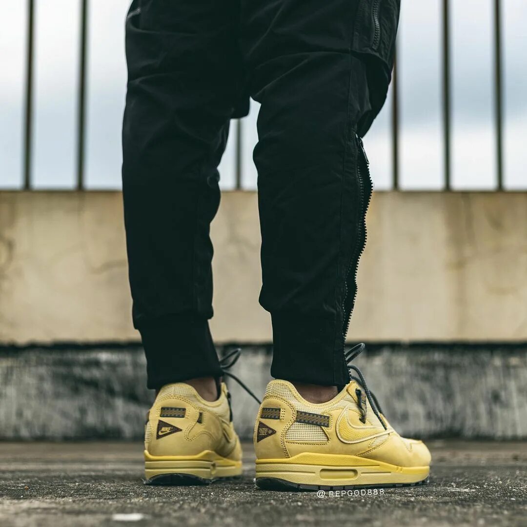 Travis air max 1. Nike air max 1 travis scott. nike air max 1 x travis scott. nike air max travis. nike air max travis scott.