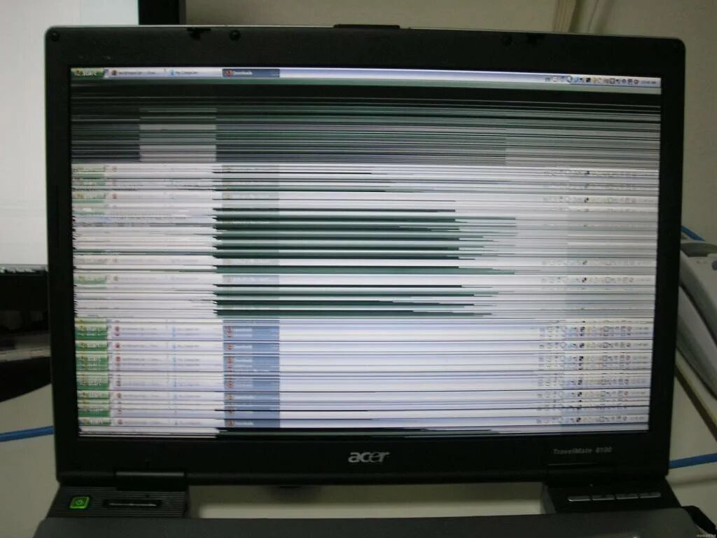 Монитор асус рябит экран. Мерцание монитора ноутбука. Мерцает экран на ноутбуке. Горизонтальные полосы на экране ноутбука. Мерцает экран причины