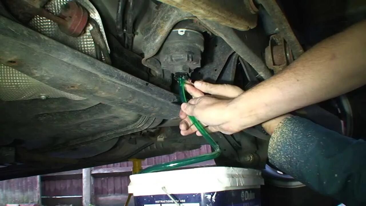 18. Замена фильтров. И зарядка USB. - Ford Mondeo IV, 2 л, 2010 года плановое ТО