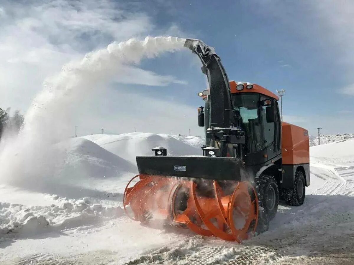 Снегоуборочная машина кдм вольво. Роторный снегоочиститель schmidt supra 5001. Снегоуборочная техника. Снегоочистка. Камаз.