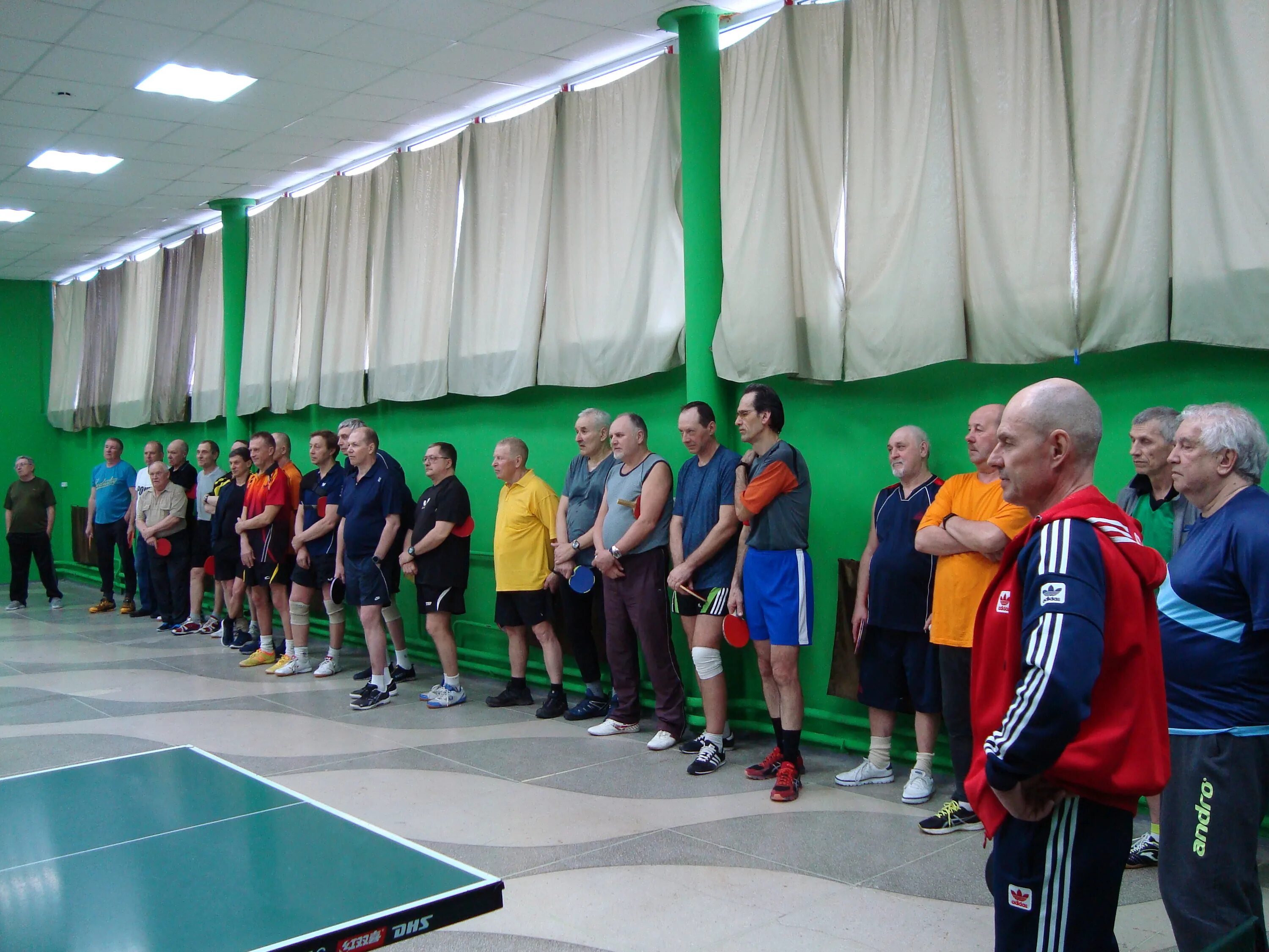 турнир по волейболу памяти. соревнования среди ветеранов. турнир по настольному теннису. соревнования среди ветеранов фон. дворец спорта купино.