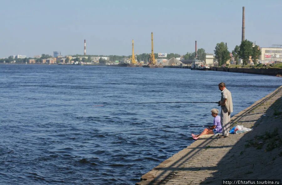 Октябрьская набережная Санкт-Петербург. Мосты на Октябрьской набережной СПБ. Набережная в СПБ Октябрьская набережная протяжённость. Октябрьская набережная пляж СПБ