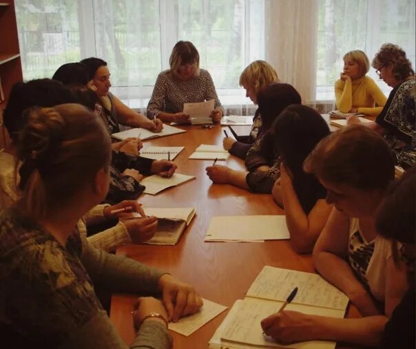Педсовет орг. Учителя на педсовете. Августовский педсовет. Педсовет москва. Заседание педагогического совета картинка.