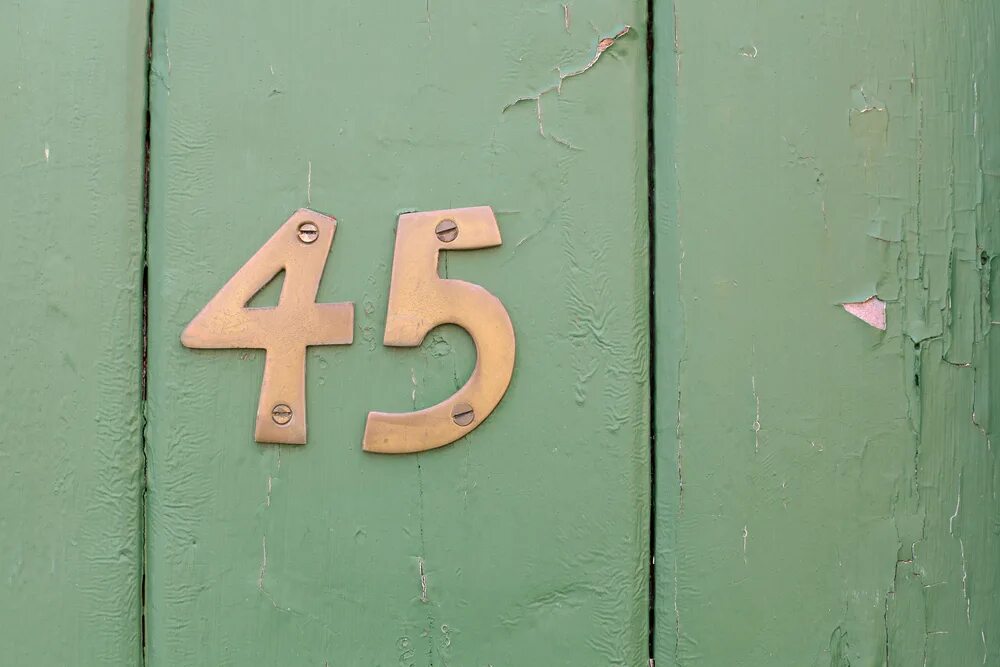 Число 45 число 50. 45 (число). цифры на дверь 45. номер 45. цветные цифры на дверь.