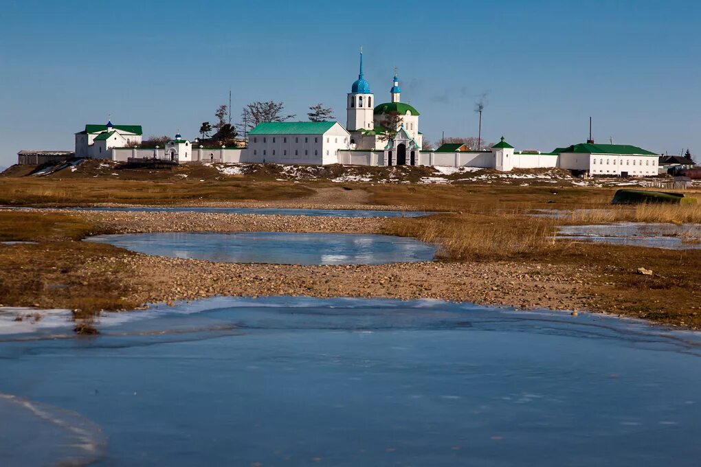 Посольский город