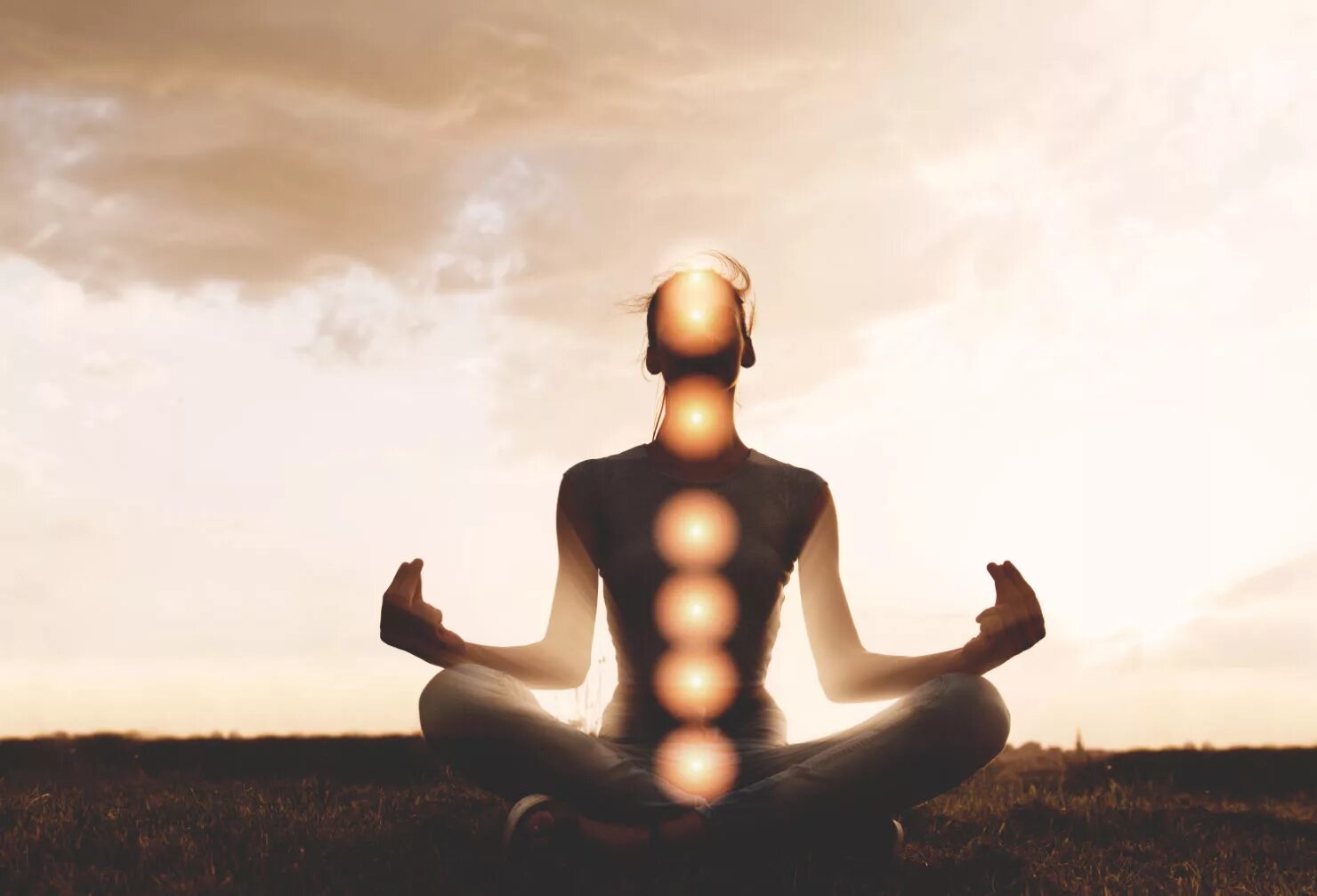 Медитация на процветание. Спокойствие и Гармония. Медитирующий человек. Внутренняя Гармония и спокойствие. Душевного равновесия и гармонии.