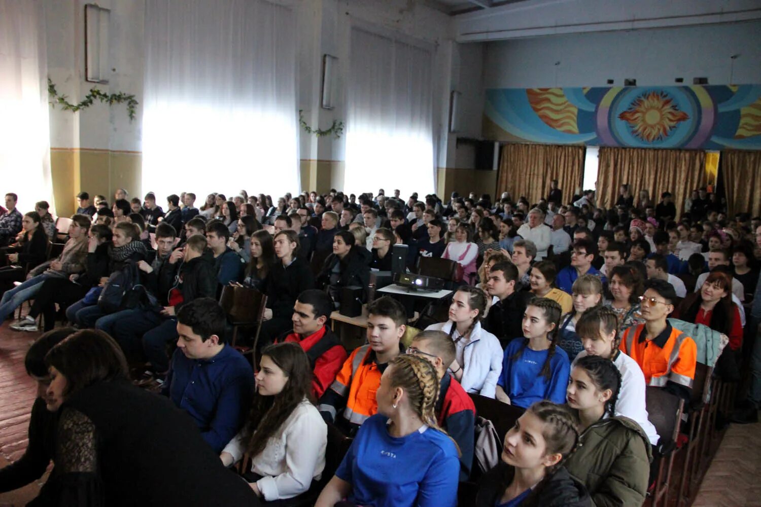 Волгоградский техникум энергетики и связи. Вкмис колледж Волгоград. Волгоградский техникум энергетики и связи осень 2017. Энергетический колледж Волгоград.