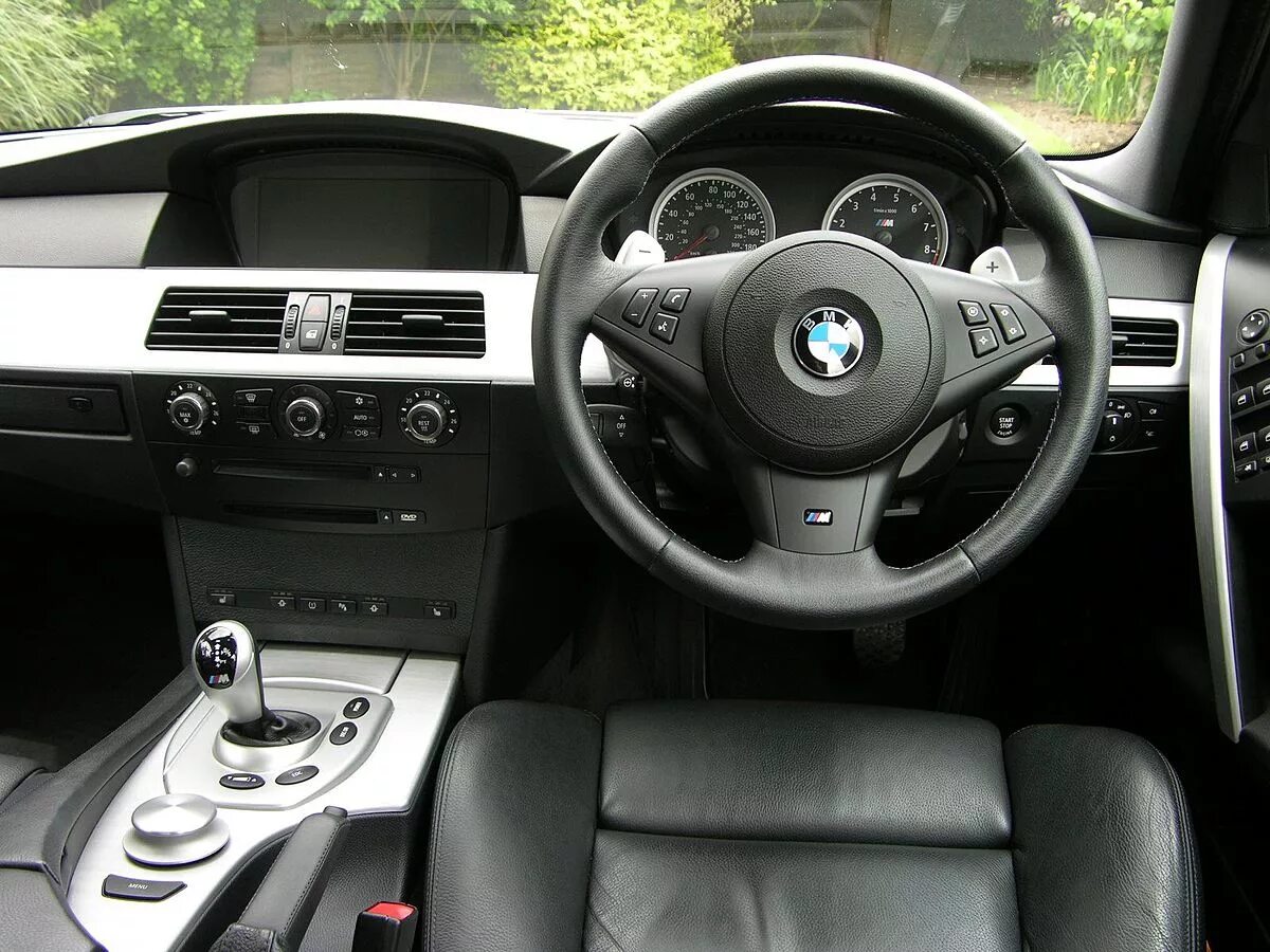 BMW e60 механика. BMW e60 салон механика. БМВ 5 е60 салон. BMW m5 e60 Interior. Купить бмв механику
