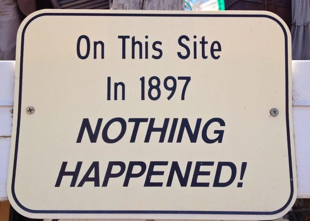 Nothing happened to me i happened. Анекдоты таблички. Nothing happened. Табличка шутка. Картинки для детей nothing happens.